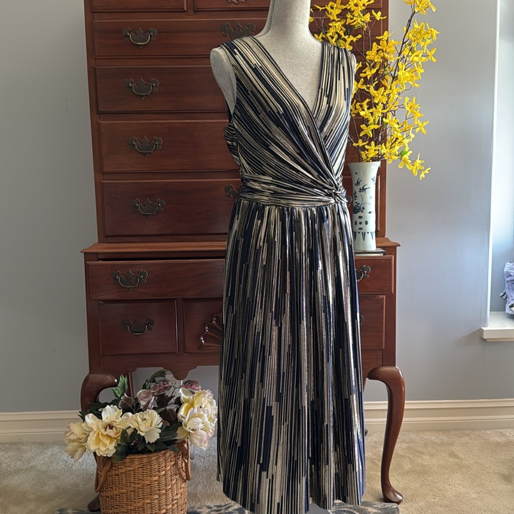 Vince Camuto Elegant Navy and Gold Supplice Dress Size 14 NWT - Picture 15 of 15